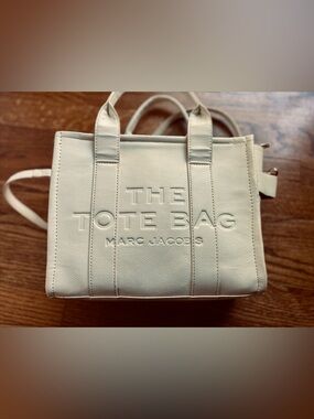 Marc Jacobs | Bags | Marc Jacobs Oversized Tag Tote New | Poshmark